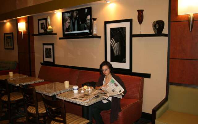 Hampton Inn & Suites Kansas City-Merriam