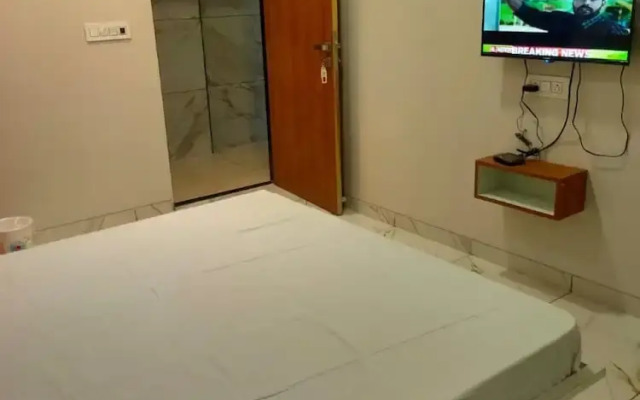 Goroomgo Janata Inn Gujarat