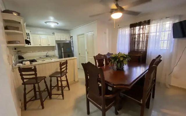 Inviting 3-bedroom Stay in Santo Domingo!