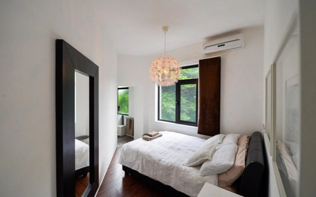 Nia Villa
