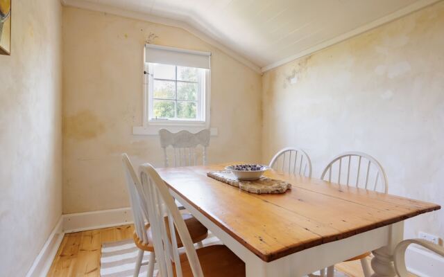 Wollaston House by the BnB Collection