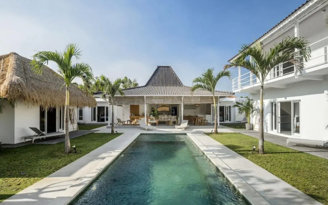 Villa Surga Julie by Alfred in Bali