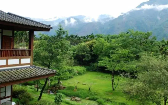 Old Five Guesthouse