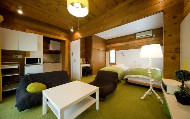 Holiday House Green Garden – Guest Rooms – Gujo