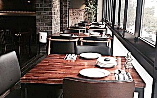 Okpo Business Hotel