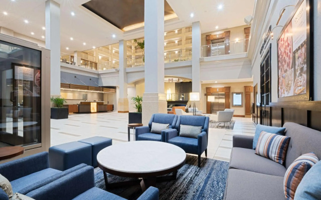 Embassy Suites by Hilton Chicago Downtown River North