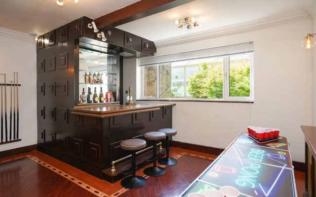 Luxury spa Party Home - Pool, Hottub, Bar, Sauna