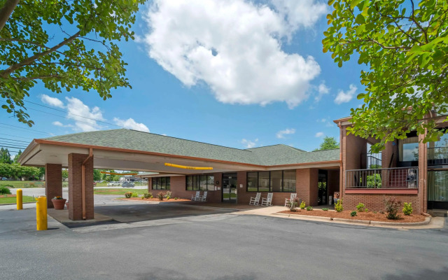 Days Inn by Wyndham Wilkesboro