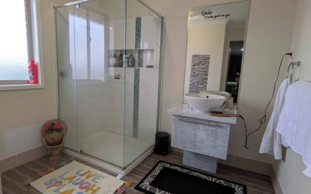 Cosy Spacious Hill Holiday Home