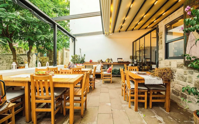 Corallia Ada Hotel