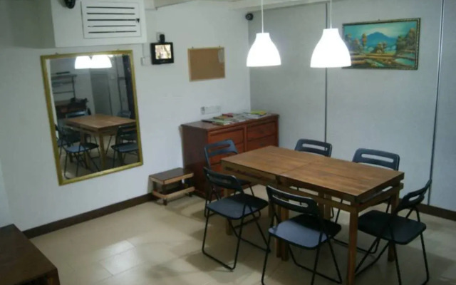 Ahnaf Guest House