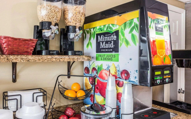 Econo Lodge Coliseum