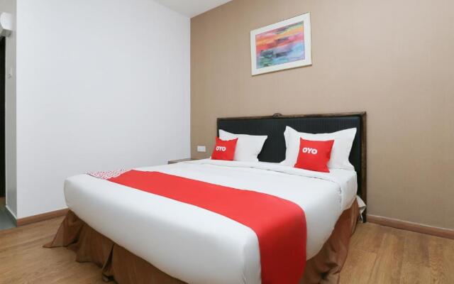 OYO 89915 East Mount Hotel