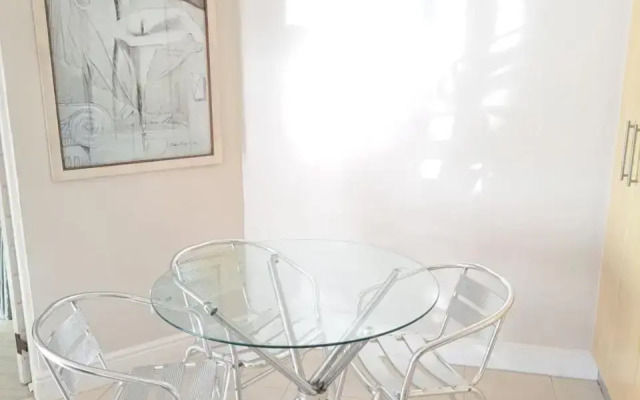 3 Bedroom Sea Facing Family Stay