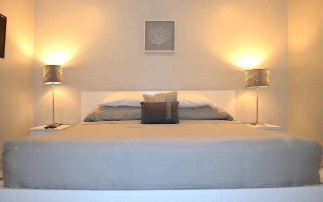 Bay Pointe Yacht Club 2BD Apartment OLR