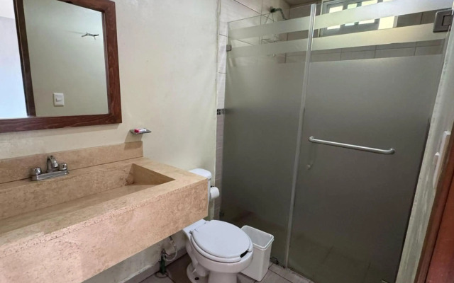 OYO Hotel Familiar Tollan