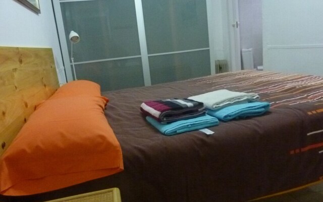 Apartment (wifi, air conditioning) at 150 meter beach