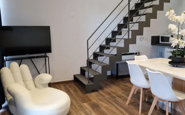 Chic & Central - Your Retreat in Le Mans