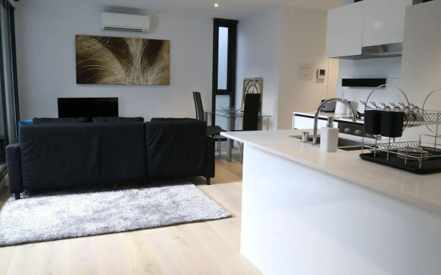 Heart of Ormond Apartment  by Ready Set Host