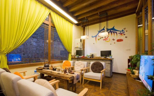 Huaqian Yuexia Inn Lijiang