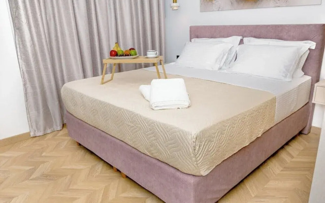 B G Urban Spa by Cretanhouses