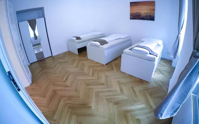 Raimond Apartment Ottakring Top 14