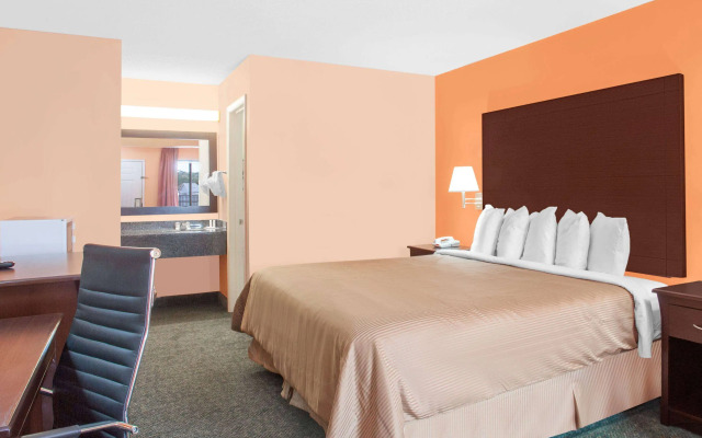 Days Inn by Wyndham Moulton