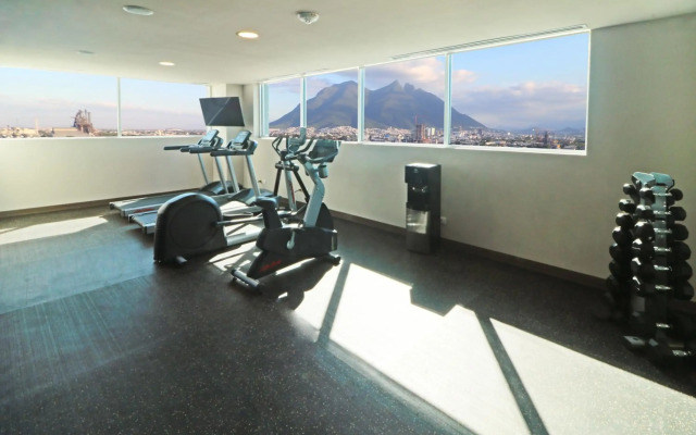 Holiday Inn Express Monterrey Fundidora by IHG
