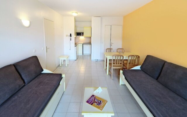 Studio 300 Meters Away From the Lively Beach of Golfe-juan