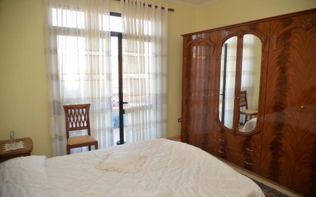 Lovely 2-bedroom condo near the City center
