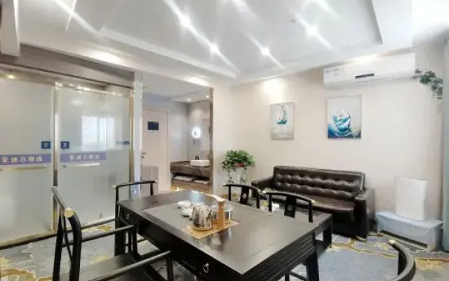 Super 8 Hotel (Lianyungang Darunfa Wanrun Commercial Street)