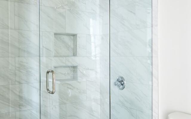 Magazine Street Deluxe Suites by Sonder