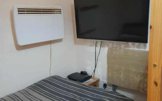 Lovely 1 Bedroom Studio Flat