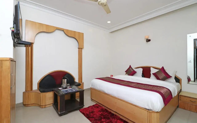 Oyo Flagship 10562 Kumar Palace