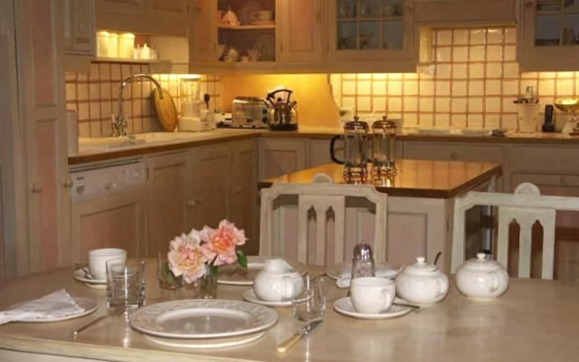 Shipton Grange House