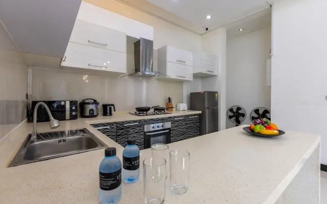 4 Bedroom Modern Pool Villa BL10