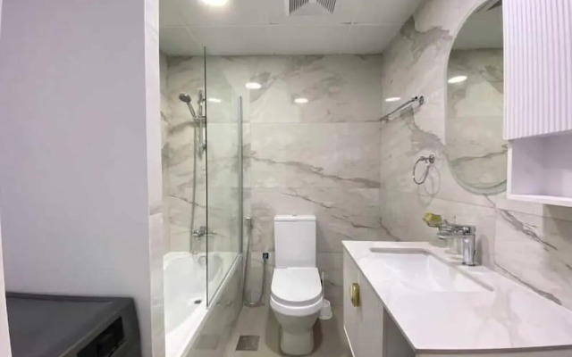 Sophisticated Living 2BR Gem in dxb gate