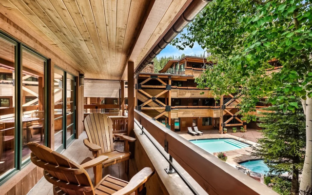 Fasching Haus by Frias Properties