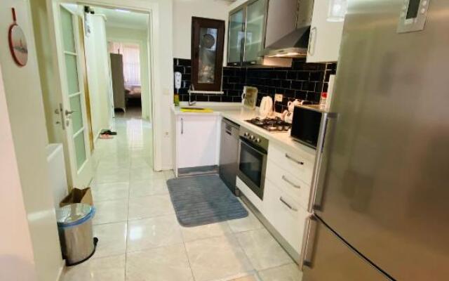 New Flat 1 Minutes To Metro it has elevetır