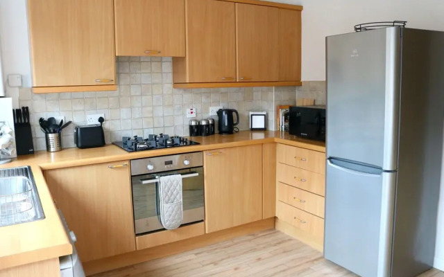 Spacious Family Home In Glasgow