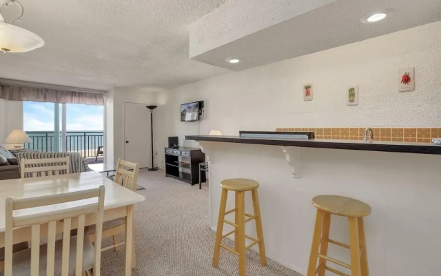 Polynesian 502 1 Bedroom Condo by RedAwning