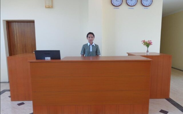 Apex Hotel