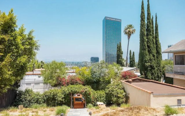 Fredonia by Avantstay Great Views of Studio City