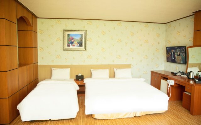 Evergreen Tourist Hotel