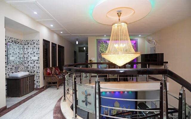 OYO 4096 Hotel Divyanshi