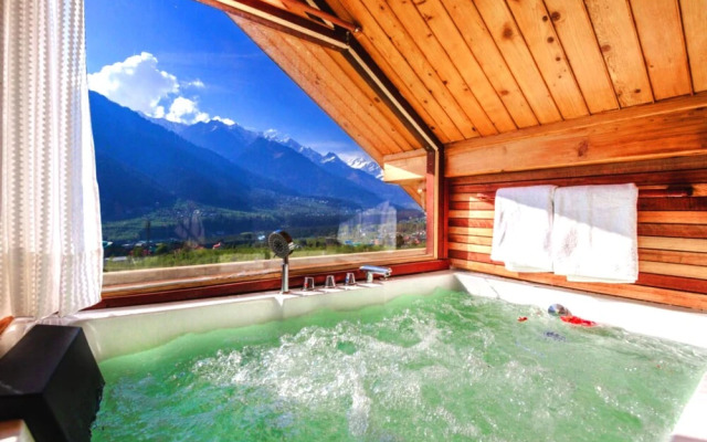 Goroomgo White Stone Manali