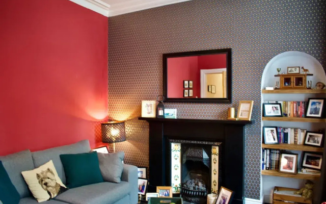 Stylish 1 Bedroom Edinburgh Home
