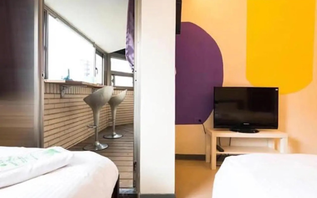 SHAKA Apartment