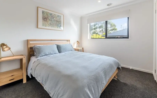 Winona ON Williams - PET Friendly - Free Wifi