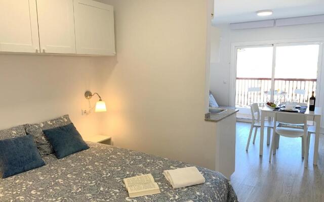 Apartamento 1ª Linea de Mar -WIFI- Aire Acondicionado